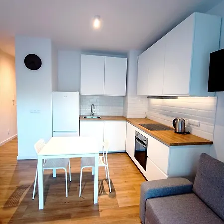 Alfahome Obok Manufaktury Drewnowska * Łódź