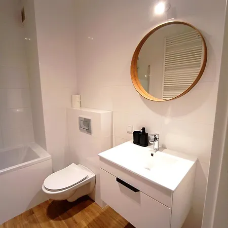 Alfahome Obok Manufaktury Drewnowska Łódź