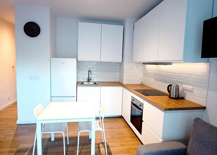 Alfahome Obok Manufaktury Drewnowska * Łódź