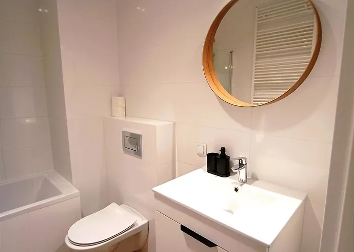 Alfahome Obok Manufaktury Drewnowska Łódź